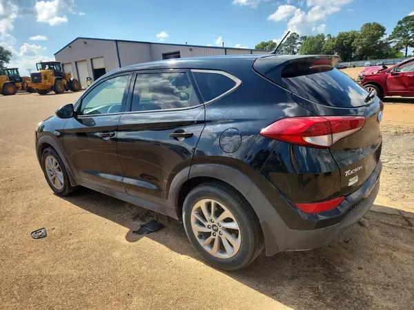 KM8J23A45JU622875 2018 HYUNDAI TUCSON - Image 2