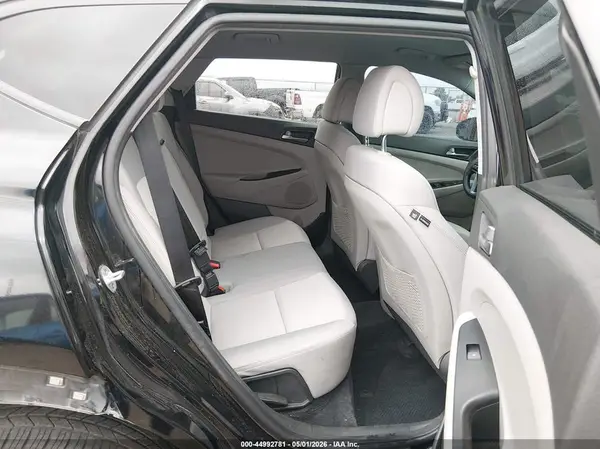 KM8J23A45JU633990 2018 HYUNDAI TUCSON - Image 8