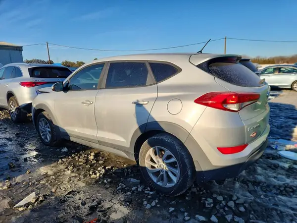 KM8J23A45JU644083 2018 HYUNDAI TUCSON - Image 2