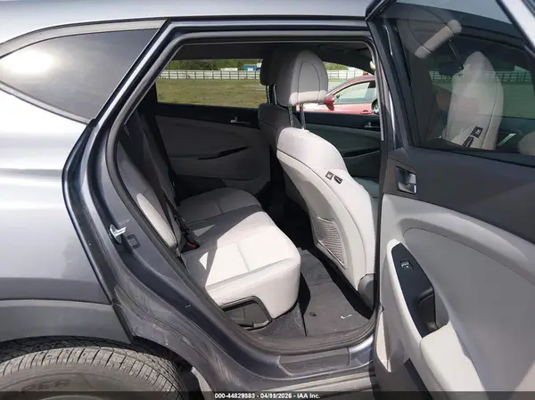 KM8J23A45JU655357 2018 HYUNDAI TUCSON - Image 8