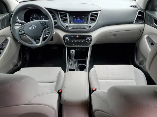 KM8J23A45JU727075 2018 HYUNDAI TUCSON - Image 8