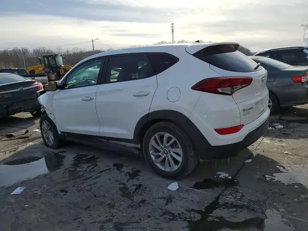 KM8J23A45JU758567 2018 HYUNDAI TUCSON - Image 2