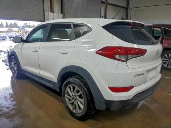 KM8J23A45JU760495 2018 HYUNDAI TUCSON - Image 2