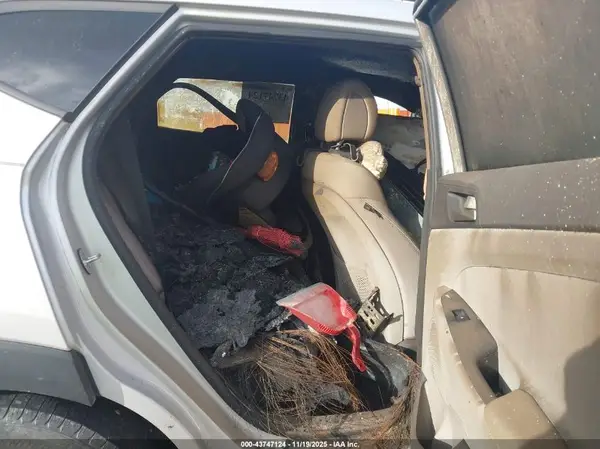 KM8J23A45JU764238 2018 HYUNDAI TUCSON - Image 8