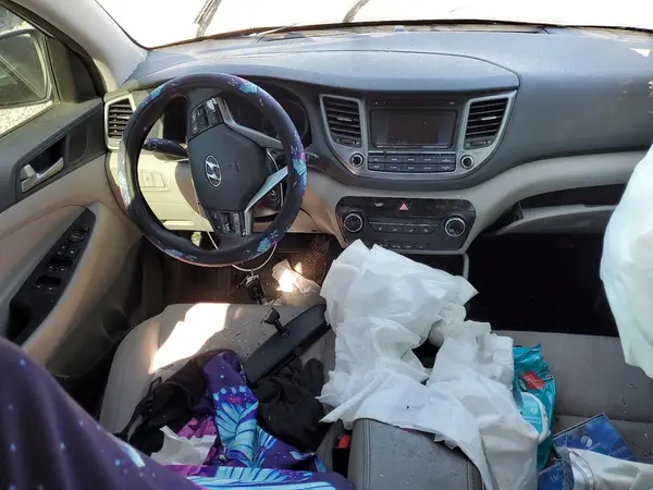 KM8J23A45JU783355 2018 HYUNDAI TUCSON - Image 8