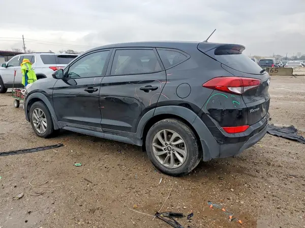 KM8J23A45JU783503 2018 HYUNDAI TUCSON - Image 2