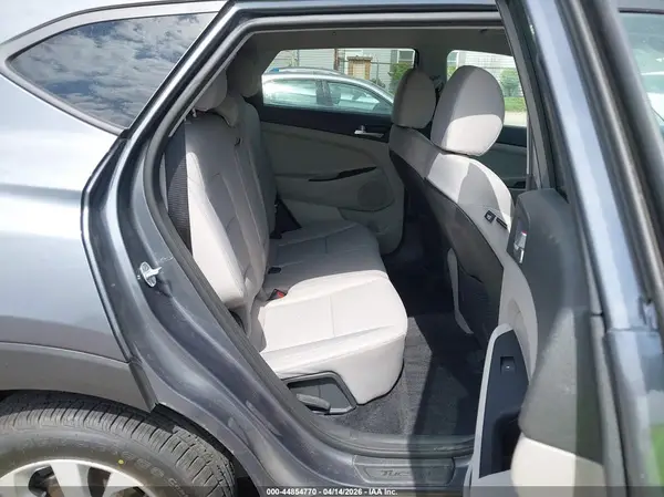 KM8J23A45KU006174 2019 HYUNDAI TUCSON - Image 8