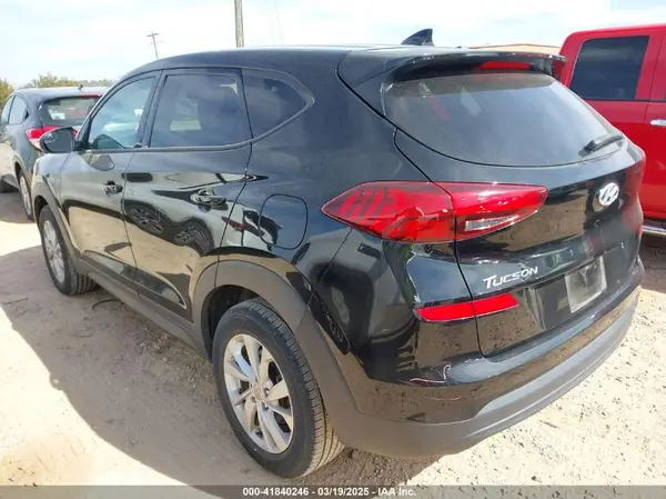 KM8J23A45KU921641 2019 HYUNDAI TUCSON - Image 1