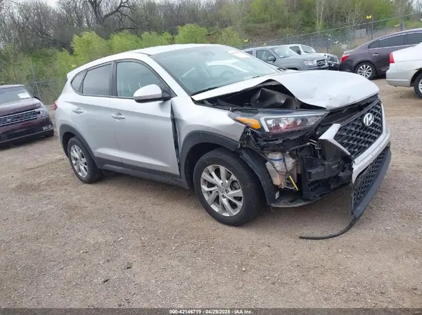 KM8J23A45KU936379 2019 HYUNDAI TUCSON - Image 1