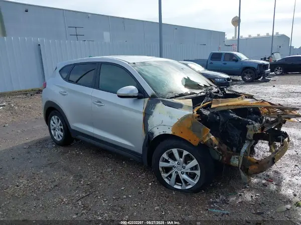 KM8J23A45KU945812 2019 HYUNDAI TUCSON - Image 1