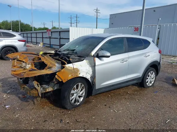 KM8J23A45KU945812 2019 HYUNDAI TUCSON - Image 2