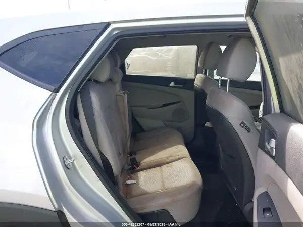 KM8J23A45KU945812 2019 HYUNDAI TUCSON - Image 8