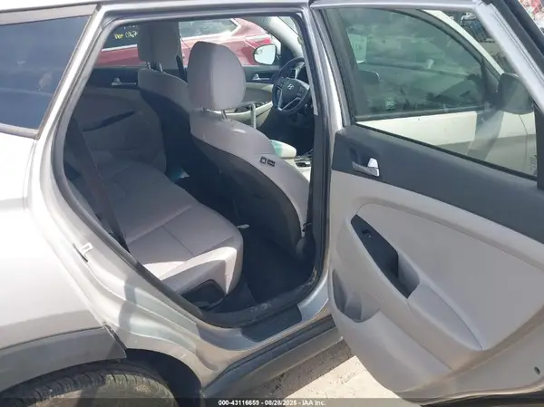 KM8J23A45LU144542 2020 HYUNDAI TUCSON - Image 8