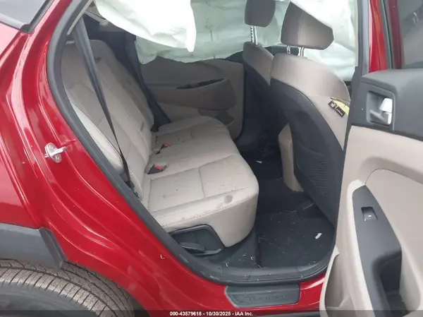KM8J23A45MU325691 2021 HYUNDAI TUCSON - Image 8