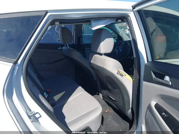 KM8J23A45MU359825 2021 HYUNDAI TUCSON - Image 8