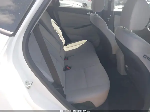 KM8J23A45MU364281 2021 HYUNDAI TUCSON - Image 8