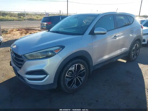 KM8J23A46GU089475 2016 HYUNDAI TUCSON - Image 2