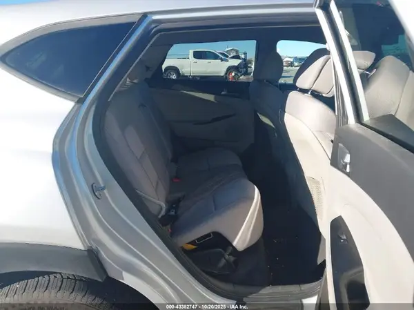 KM8J23A46GU089475 2016 HYUNDAI TUCSON - Image 8