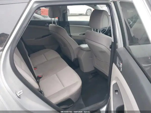 KM8J23A46GU116965 2016 HYUNDAI TUCSON - Image 8