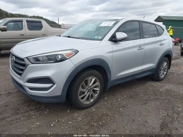 KM8J23A46GU157175 2016 HYUNDAI TUCSON - Image 2