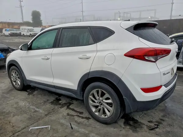 KM8J23A46GU203023 2016 HYUNDAI TUCSON - Image 2