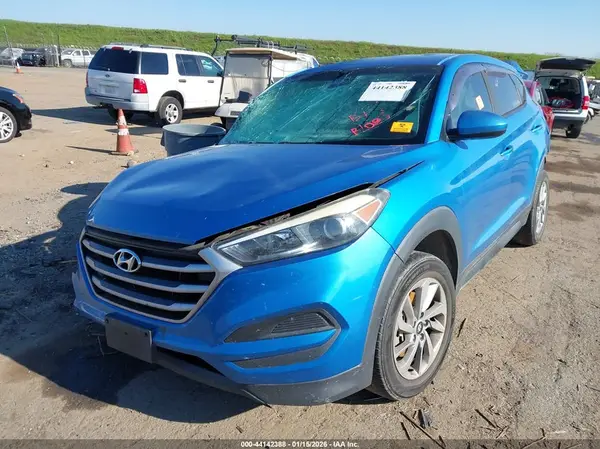 KM8J23A46HU313264 2017 HYUNDAI TUCSON - Image 2