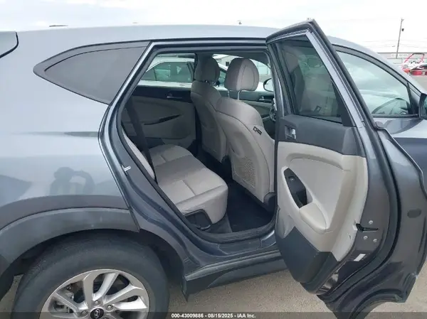 KM8J23A46HU314527 2017 HYUNDAI TUCSON - Image 8