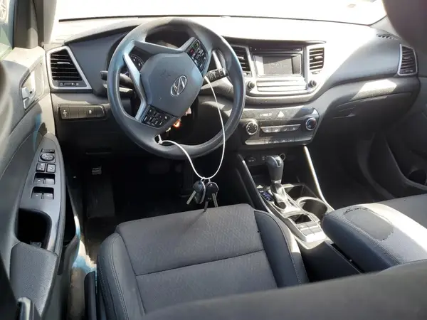 KM8J23A46HU329030 2017 HYUNDAI TUCSON - Image 8