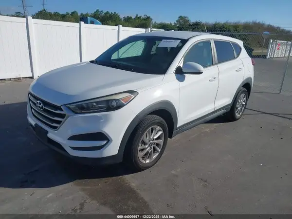 KM8J23A46HU351836 2017 HYUNDAI TUCSON - Image 2