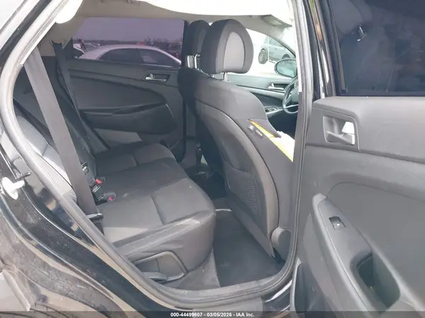 KM8J23A46HU383721 2017 HYUNDAI TUCSON - Image 8