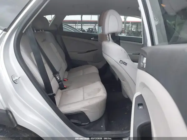 KM8J23A46HU383816 2017 HYUNDAI TUCSON - Image 8