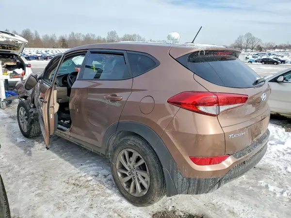 KM8J23A46HU438264 2017 HYUNDAI TUCSON - Image 2