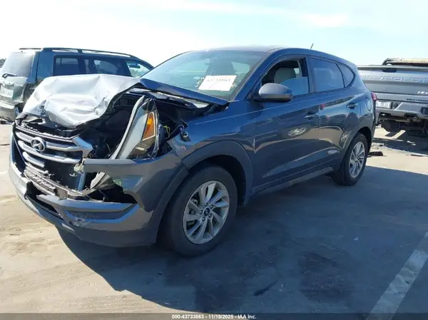 KM8J23A46HU447420 2017 HYUNDAI TUCSON - Image 2