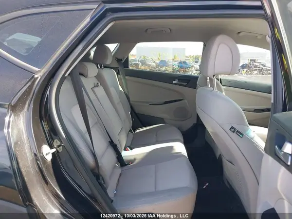 KM8J23A46HU560056 2017 HYUNDAI TUCSON - Image 8