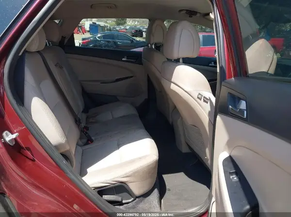 KM8J23A46JU624585 2018 HYUNDAI TUCSON - Image 8