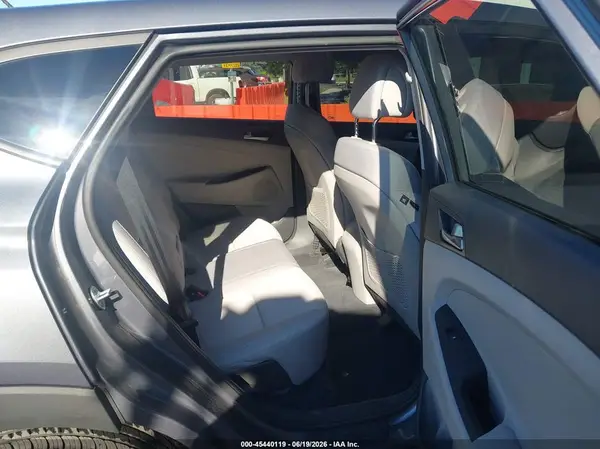 KM8J23A46JU655366 2018 HYUNDAI TUCSON - Image 8