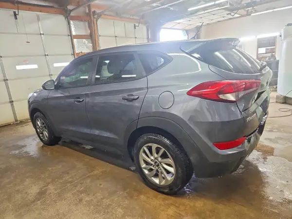 KM8J23A46JU655481 2018 HYUNDAI TUCSON - Image 2