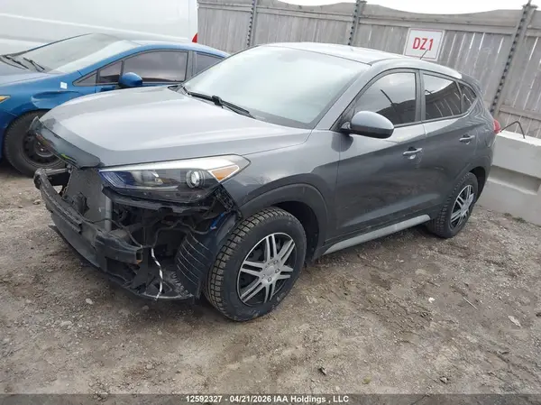 KM8J23A46JU661801 2018 HYUNDAI TUCSON - Image 2