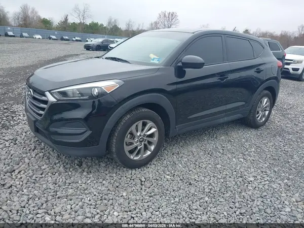 KM8J23A46JU664715 2018 HYUNDAI TUCSON - Image 2