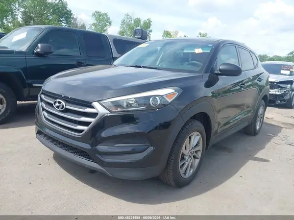 KM8J23A46JU750932 2018 HYUNDAI TUCSON - Image 2