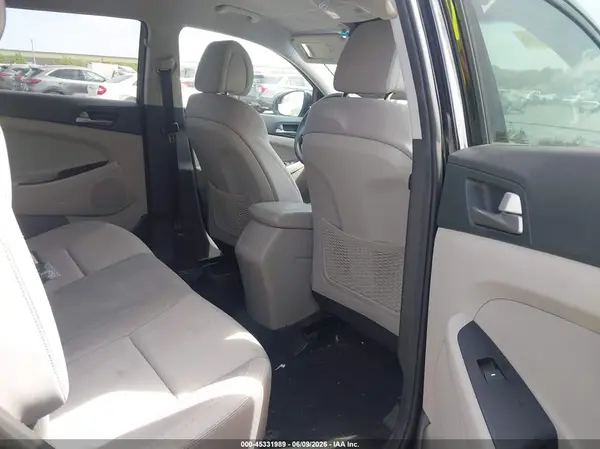 KM8J23A46JU750932 2018 HYUNDAI TUCSON - Image 8