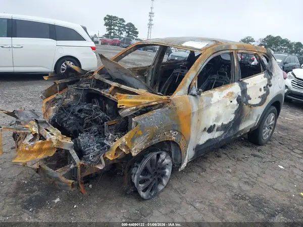 KM8J23A46JU783462 2018 HYUNDAI TUCSON - Image 2