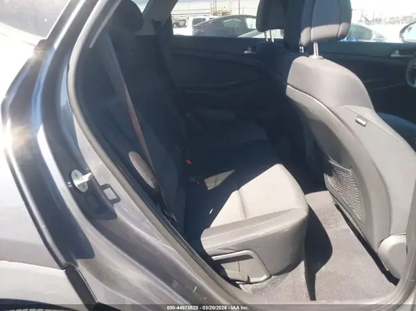 KM8J23A46JU811275 2018 HYUNDAI TUCSON - Image 8