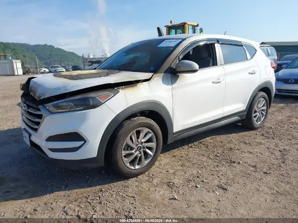 KM8J23A46JU822633 2018 HYUNDAI TUCSON - Image 2