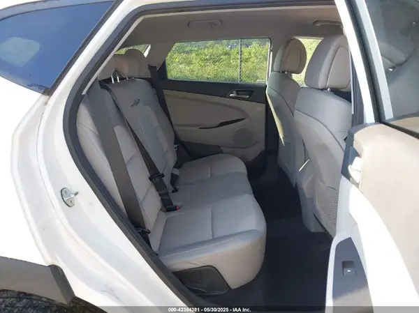KM8J23A46JU822633 2018 HYUNDAI TUCSON - Image 8
