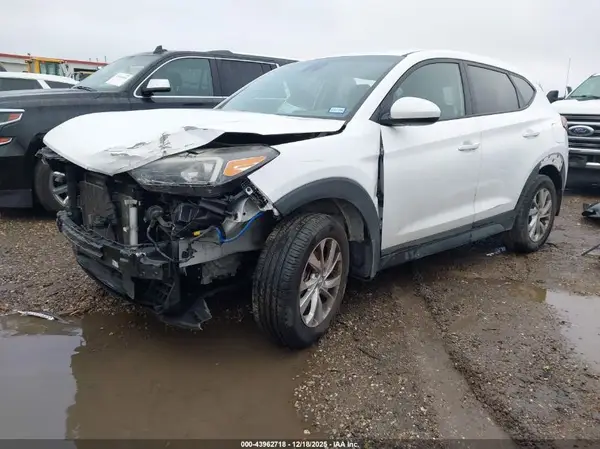 KM8J23A46KU890030 2019 HYUNDAI TUCSON - Image 2