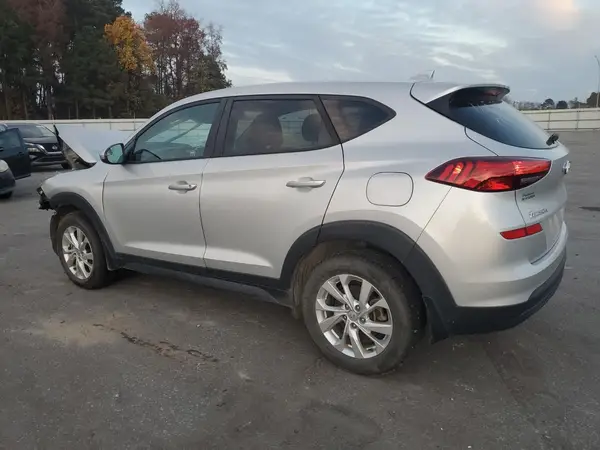 KM8J23A46KU916979 2019 HYUNDAI TUCSON - Image 2