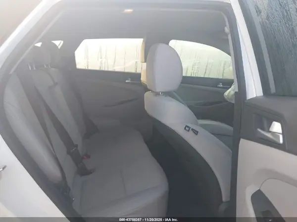 KM8J23A46LU270666 2020 HYUNDAI TUCSON - Image 8
