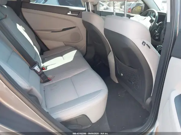 KM8J23A46MU363687 2021 HYUNDAI TUCSON - Image 8