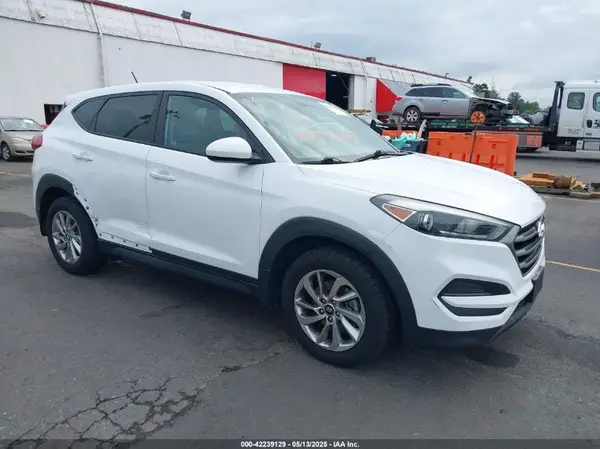 KM8J23A47GU040849 2016 HYUNDAI TUCSON - Image 1